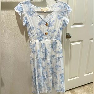 Maternity dress. White with blue flowers pattern